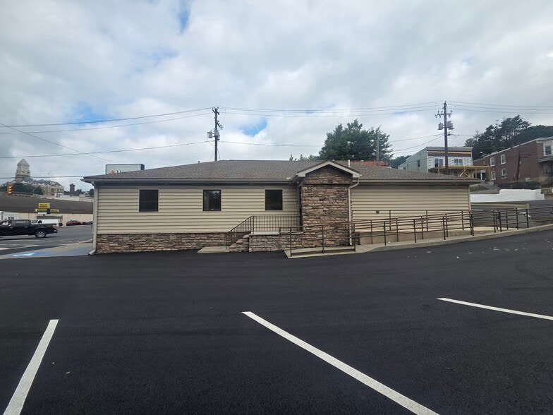 90 N Claude a Lord Blvd, Pottsville, PA for sale - Building Photo - Image 2 of 14