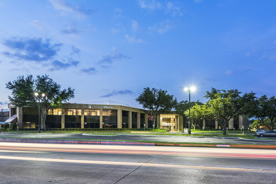 5440 Harvest Hill Rd, Dallas, TX for lease - Building Photo - Image 1 of 7