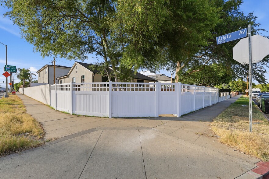 13689 Garber St, Arleta, CA à vendre - Photo du bâtiment - Image 3 de 21