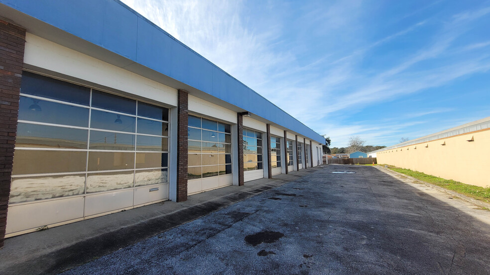 4052 University Blvd S, Jacksonville, FL for lease - Building Photo - Image 2 of 8