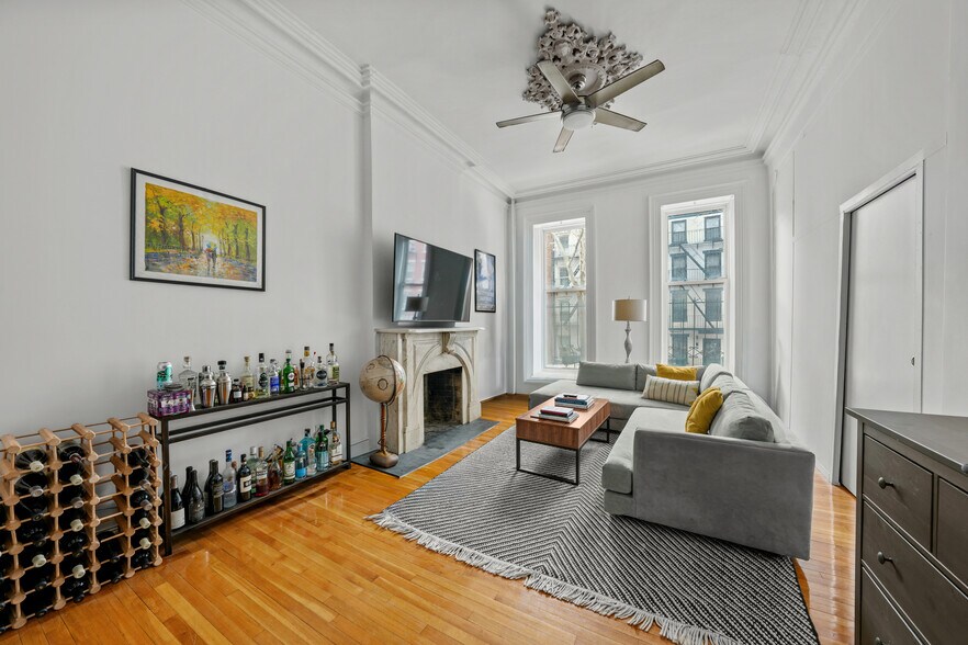 347 E 19th St, New York, NY à vendre - Photo du bâtiment - Image 3 de 17