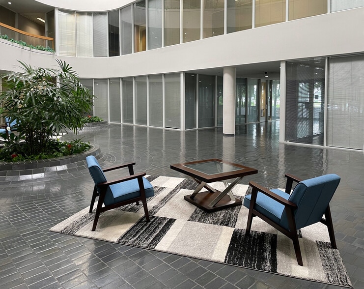 15425 North Fwy, Houston, TX for lease - Building Photo - Image 3 of 18