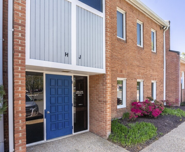 11244 Waples Mill Rd, Fairfax, VA for lease - Building Photo - Image 2 of 11