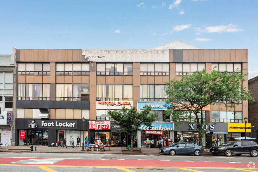 957 Southern Blvd, Bronx, NY à louer - Photo du bâtiment - Image 3 de 4