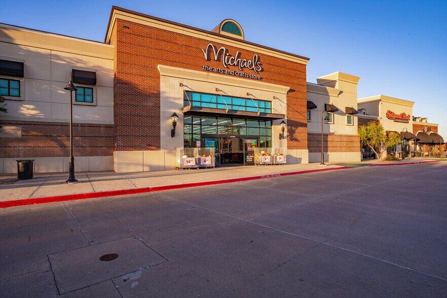 205 E FM 544 Hwy, Murphy, TX à louer - Photo du bâtiment - Image 3 de 6