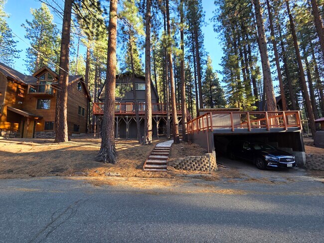 Plus de détails pour 3702 Verdon Ln, South Lake Tahoe, CA - Spécialité à vendre