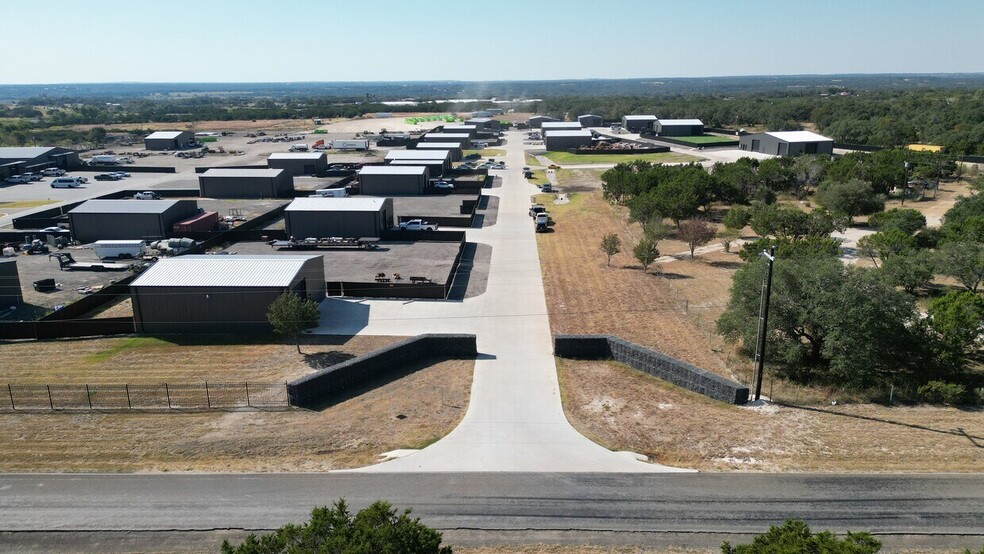 Linkenn Business Park portefeuille de 15 propriétés à vendre sur LoopNet.ca - Photo du bâtiment - Image 2 de 5