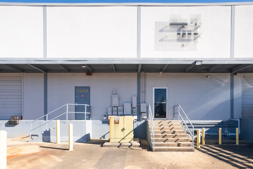 3338-3344 Democrat Rd, Memphis, TN à louer - Photo du bâtiment - Image 3 de 17