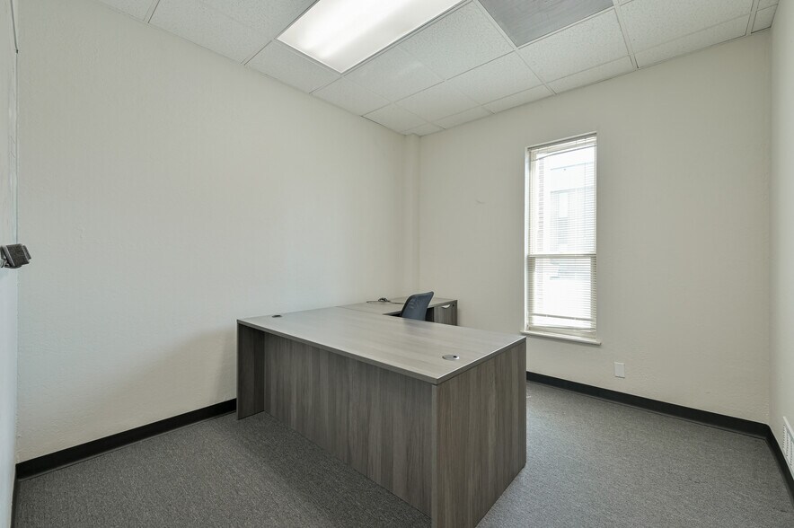 7008 NW 63rd St, Bethany, OK à vendre - Photo du bâtiment - Image 2 de 23