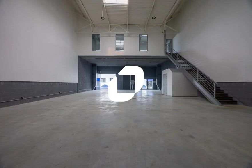 Bureau dans Vaux-le-Pénil à louer - Photo intérieure - Image 2 de 21