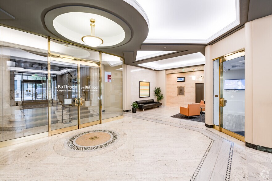 77 Monroe Center St NW, Grand Rapids, MI à louer - Hall d’entrée - Image 3 de 13