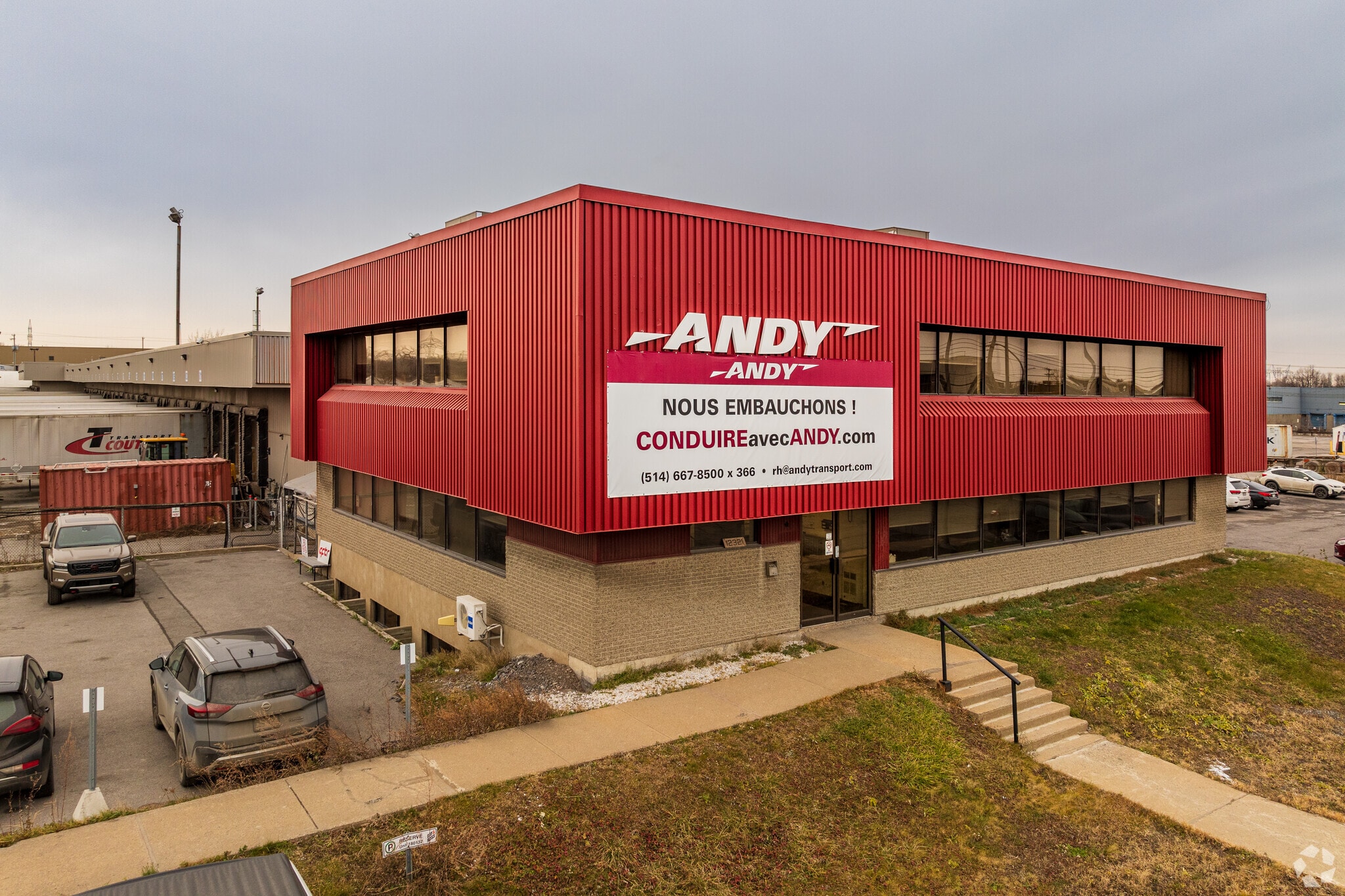 12321-12329 Boul Métropolitain E E, Montréal, QC à louer Photo principale- Image 1 de 6