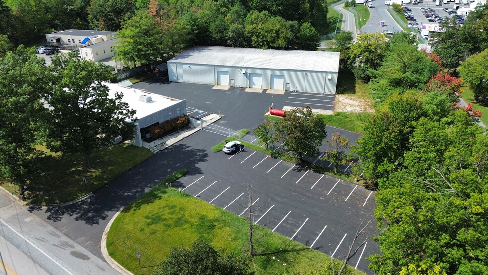8588 Old Dorsey Run Rd, Jessup, MD à louer - Photo du bâtiment - Image 2 de 4