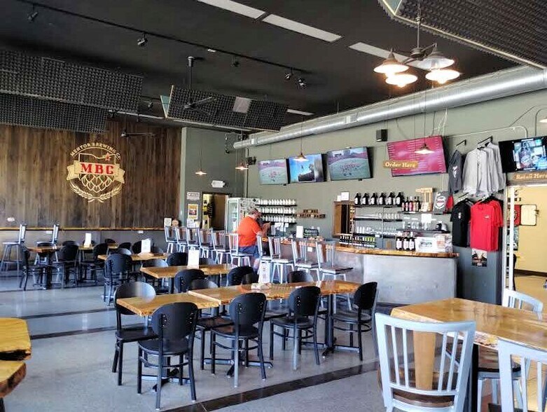 9528 Diamond Centre Dr, Mentor, OH à vendre - Photo du bâtiment - Image 2 de 6