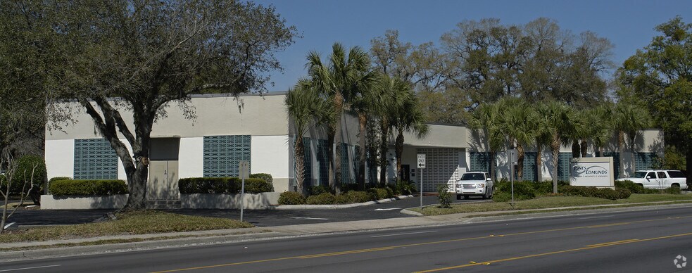 Property Assemblage on NE Waldo Rd. portfolio of 12 properties for sale on LoopNet.ca - Primary Photo - Image 3 of 5