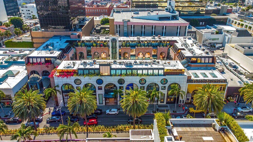 413-445 N Rodeo Dr, Beverly Hills, CA à louer - Photo du bâtiment - Image 2 de 9