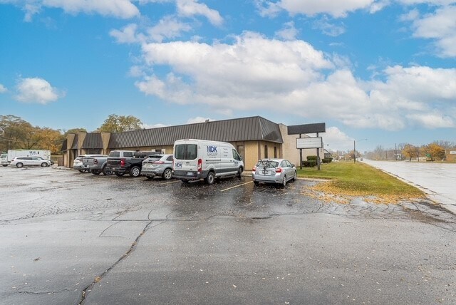 2044 S Cooper St, Jackson, MI à vendre - Photo du bâtiment - Image 3 de 8