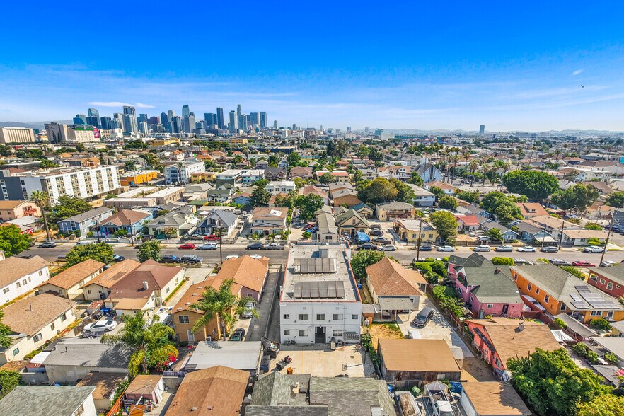 440 E 27th St, Los Angeles, CA à vendre - Photo du bâtiment - Image 2 de 16