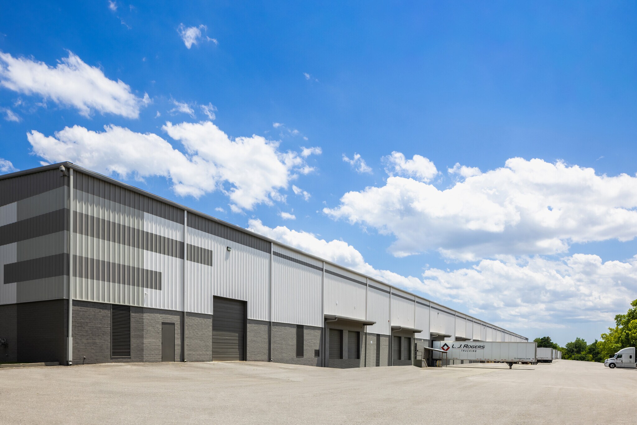 421 Landmark Dr, Wilmington, NC for lease Building Photo- Image 1 of 10