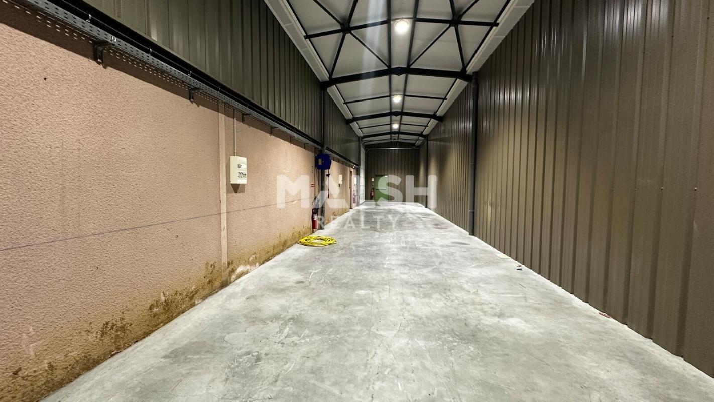 Flex in Arnas for lease Interior Photo- Image 1 of 5