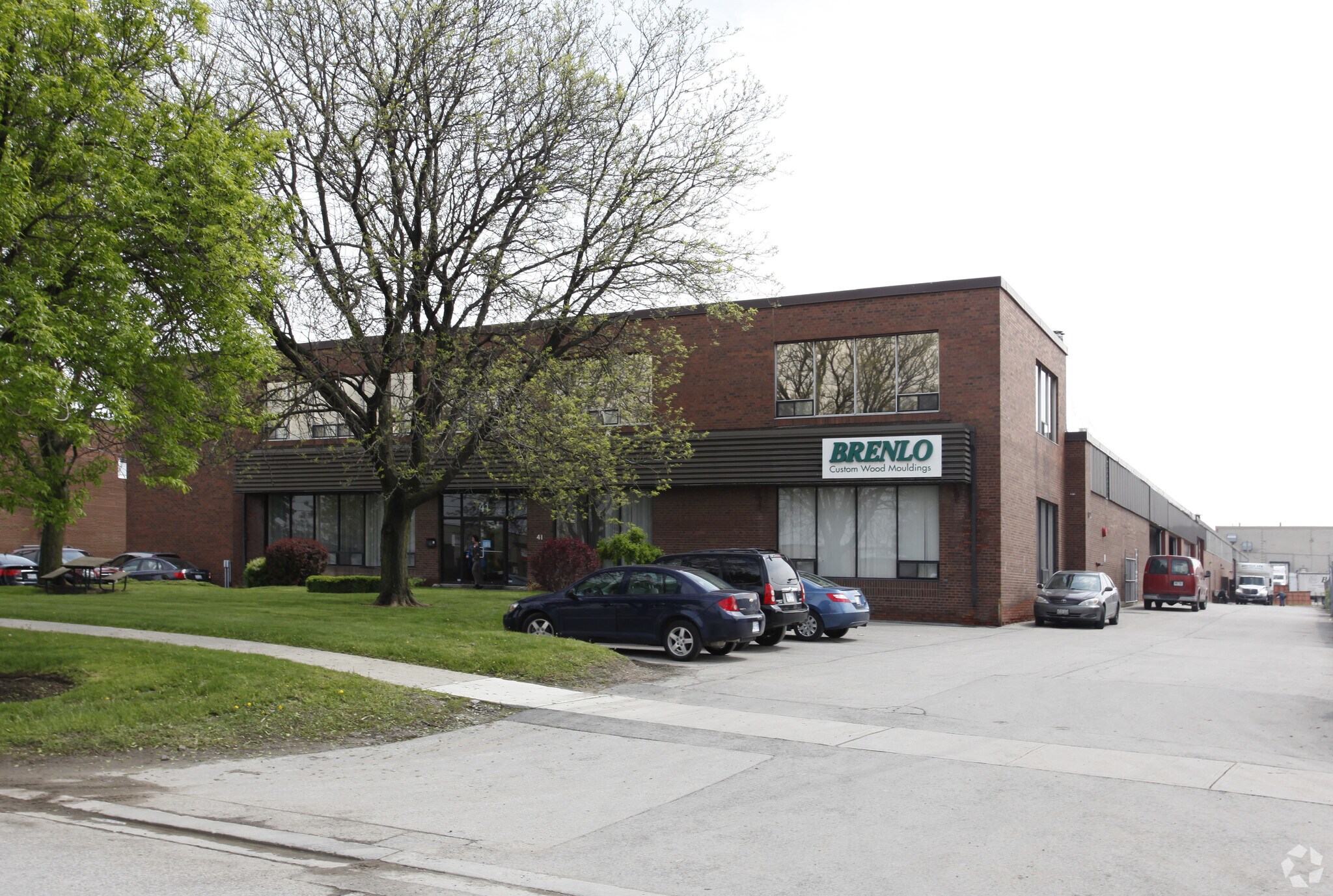 41 Racine Rd, Toronto, ON à vendre Photo principale- Image 1 de 1