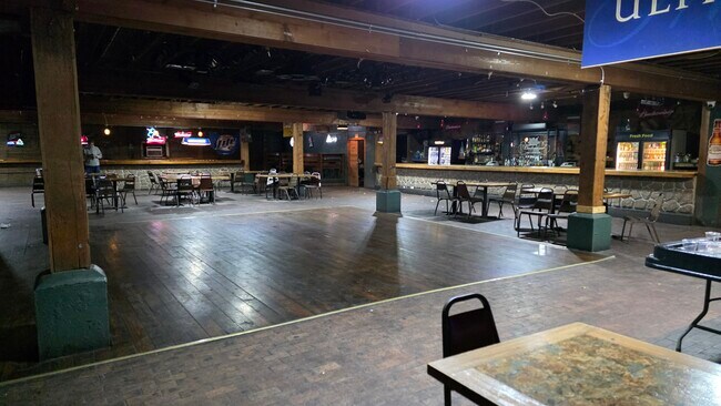 Plus de détails pour 515 S Railroad Blvd, Mccomb, MS - Spécialité à vendre