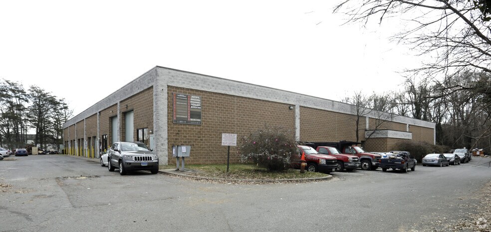 9215 51st Ave, College Park, MD à louer - Photo du bâtiment - Image 2 de 5