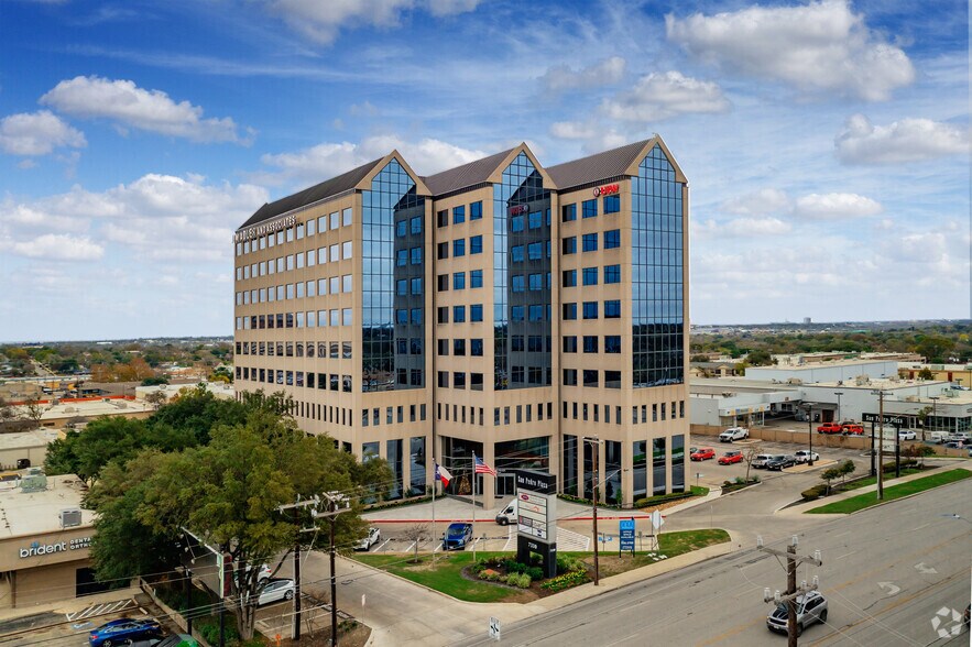 7330 San Pedro Ave, San Antonio, TX à louer - Photo du bâtiment - Image 1 de 10