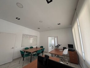Bureau dans Villaviciosa de Odón, Madrid à louer Photo intérieure- Image 1 de 8