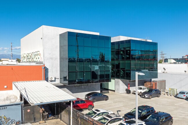 More details for 8931 Ellis Ave, Los Angeles, CA - Office for Sale