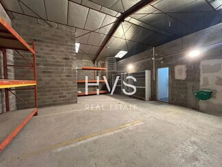 Plus de détails pour Local d'activités à louer