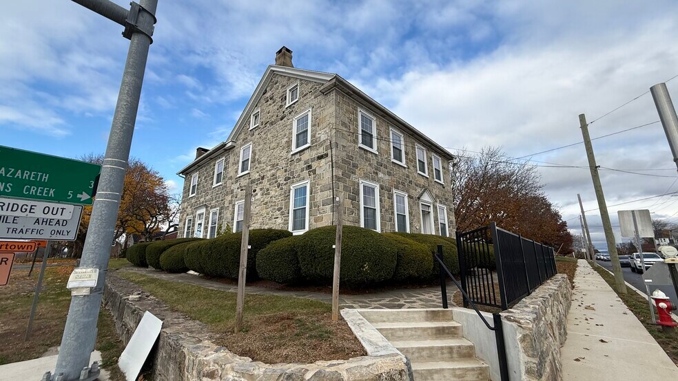 797 Main St, Tatamy, PA à louer - Photo du bâtiment - Image 2 de 46