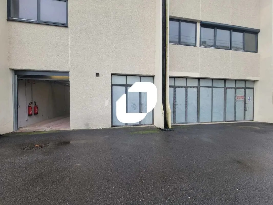 Flex in Palaiseau for lease Building Photo- Image 1 of 9