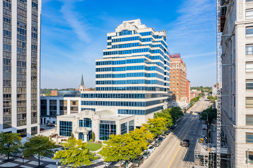 401 Main St, Peoria, IL à vendre - Photo principale - Image 1 de 1