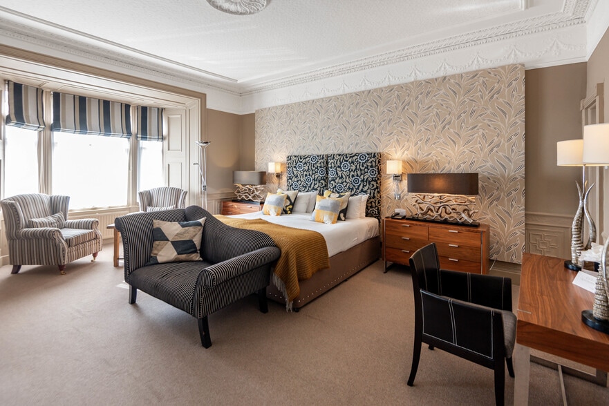 3 Market Sq, Melrose for sale - Interior Photo - Image 3 of 11