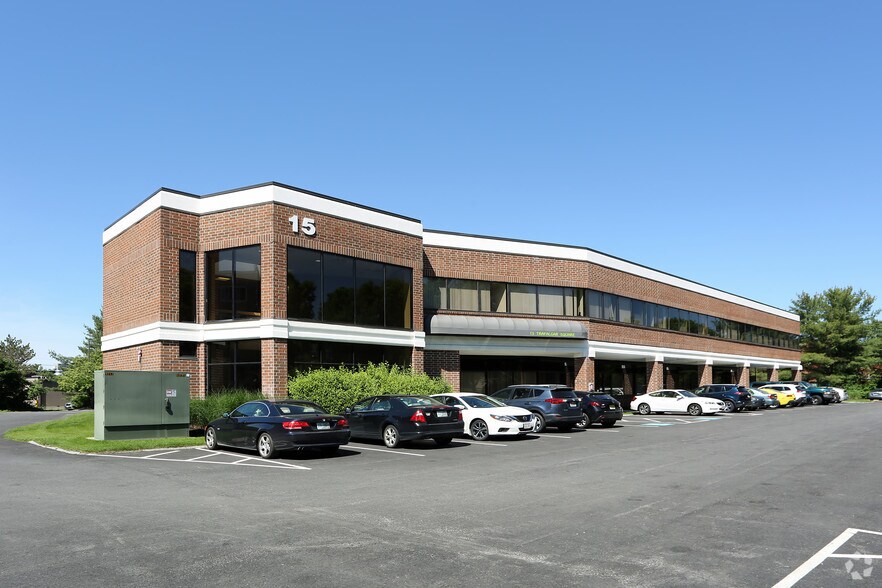 15 Trafalgar Sq, Nashua, NH for lease - Primary Photo - Image 1 of 23
