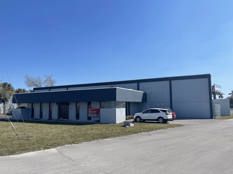 4570 NW 128th St, Opa Locka, FL à louer - Photo du bâtiment - Image 1 de 15