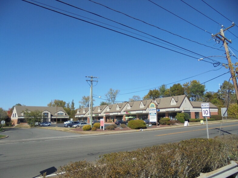17 Farmington Ave, Plainville, CT for lease - Building Photo - Image 1 of 12