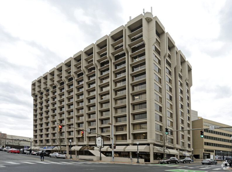 8630 Fenton St, Silver Spring, MD à louer - Photo du bâtiment - Image 1 de 12