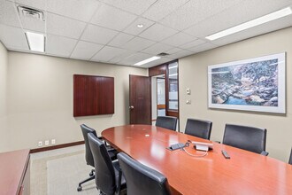 478 Bernard Av, Kelowna, BC for lease Interior Photo- Image 2 of 15