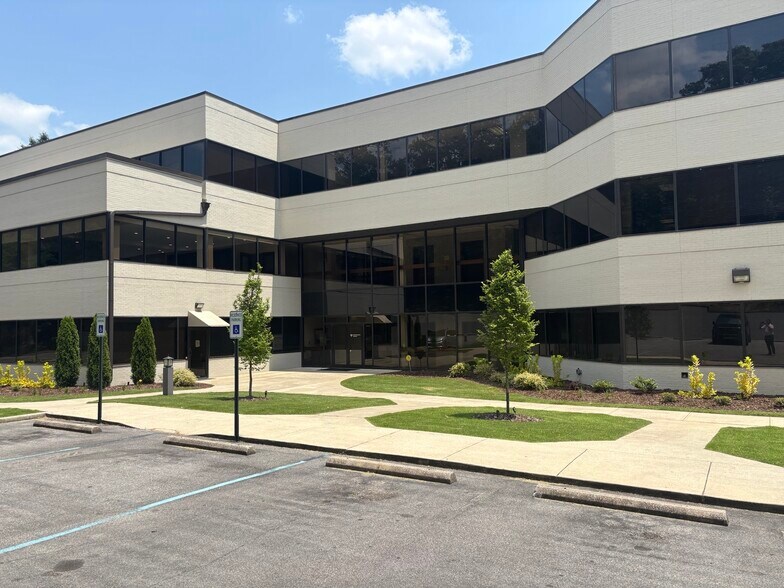 1849 Data Dr, Birmingham, AL à louer - Photo du bâtiment - Image 1 de 6