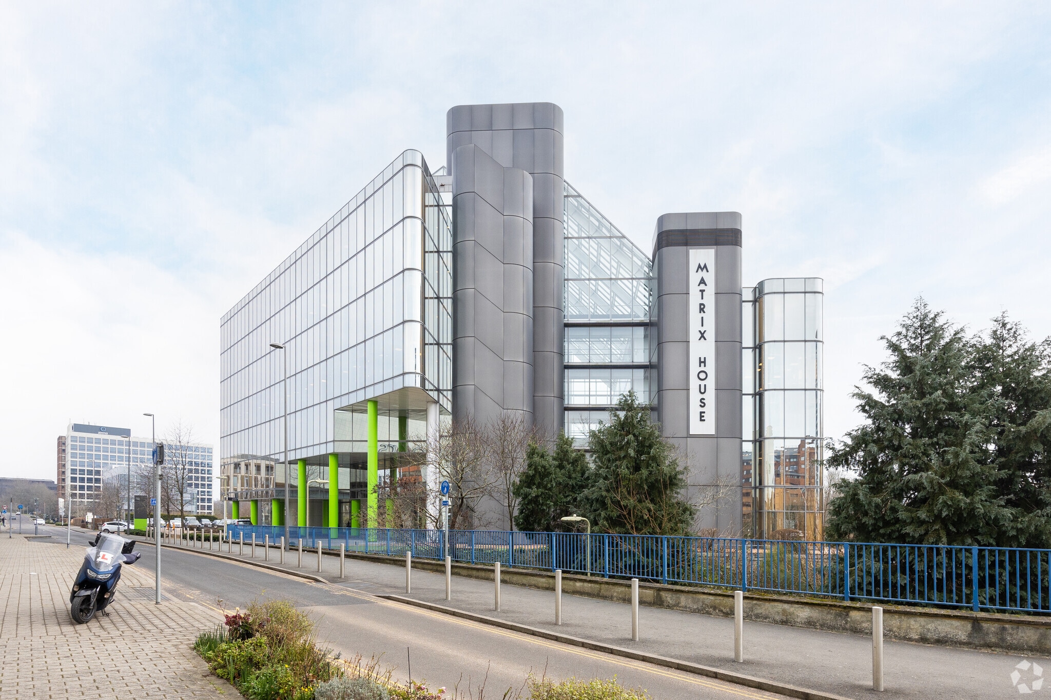 Basing Vw, Basingstoke for lease Primary Photo- Image 1 of 5