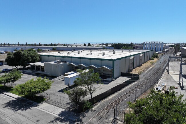 Plus de détails pour 2860 S East Ave, Fresno, CA - Industriel à louer