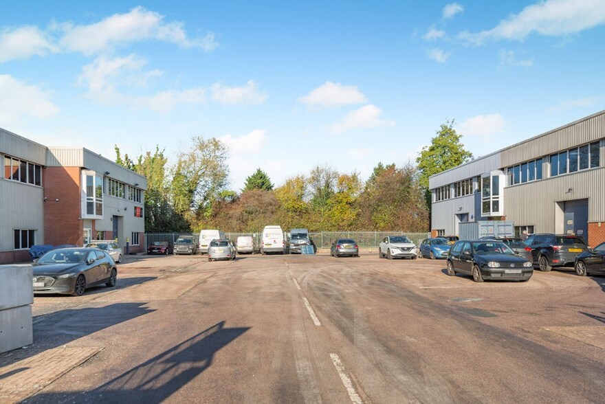 Brooker Rd, Waltham Abbey for lease - Building Photo - Image 3 of 16