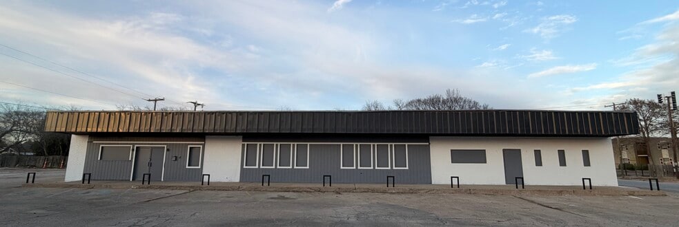 612 Michael Dr, Everman, TX for lease - Primary Photo - Image 1 of 9