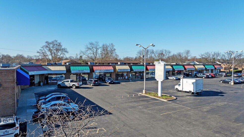 1995-2019 E Dublin Granville Rd, Columbus, OH for lease - Building Photo - Image 2 of 22