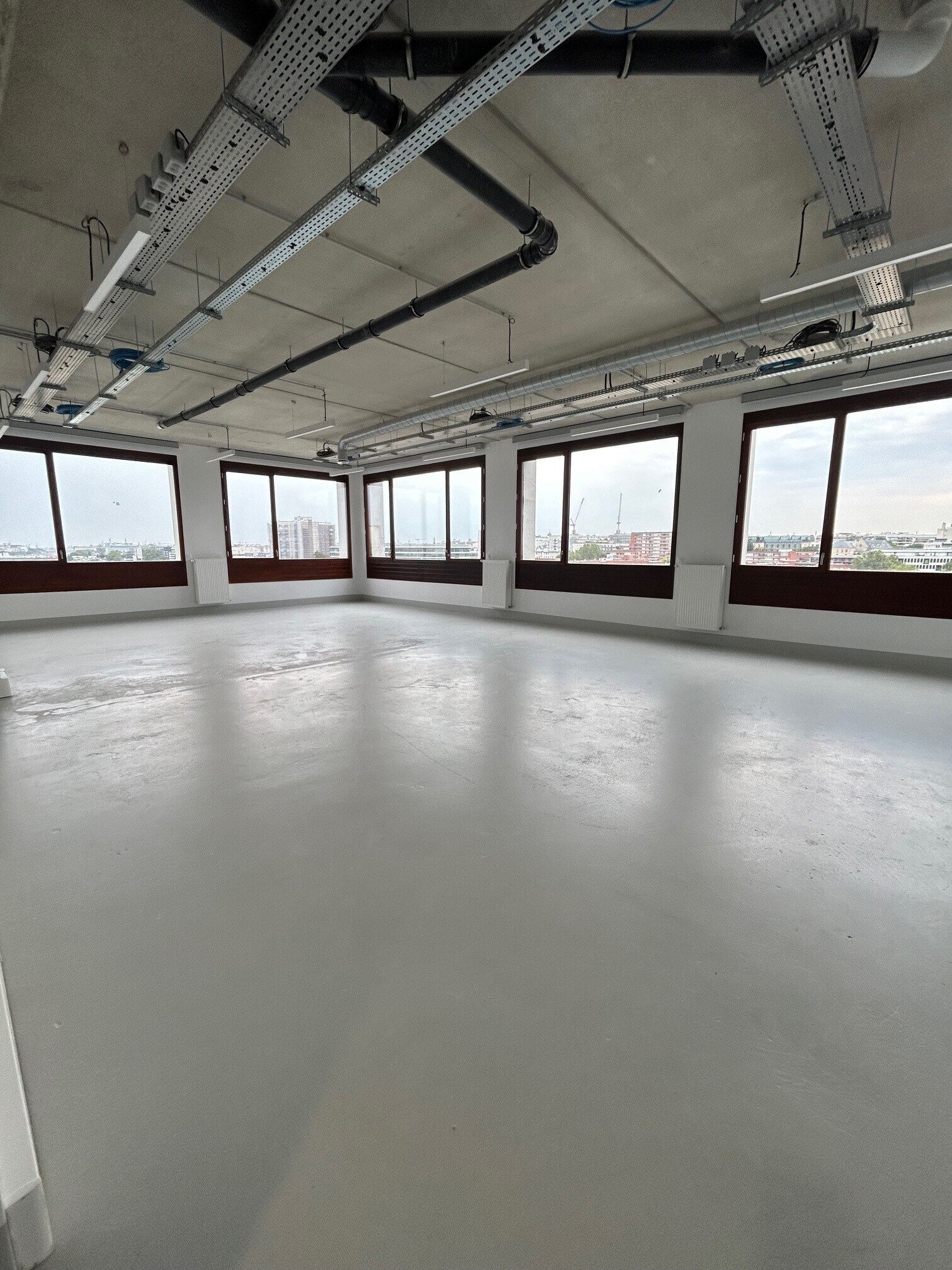 Rue Moïse, Ivry-sur-Seine for lease Building Photo- Image 1 of 3