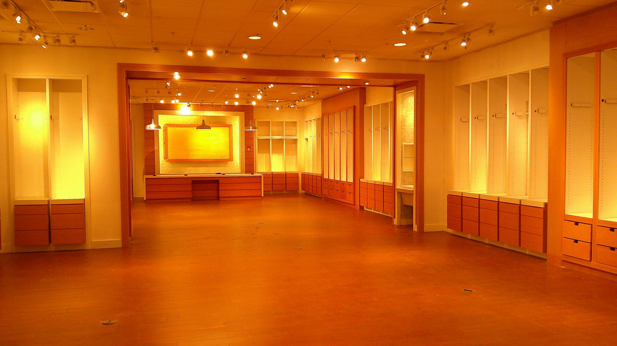 2086 Newpark Mall, Newark, CA à louer Photo intérieure- Image 1 de 1