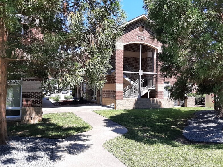 1709 Legion Rd, Chapel Hill, NC for lease - Building Photo - Image 3 of 35
