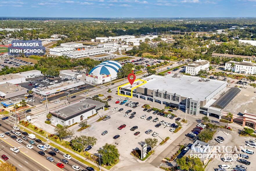 1201 S Tamiami Trl, Sarasota, FL à louer - Photo du bâtiment - Image 3 de 6